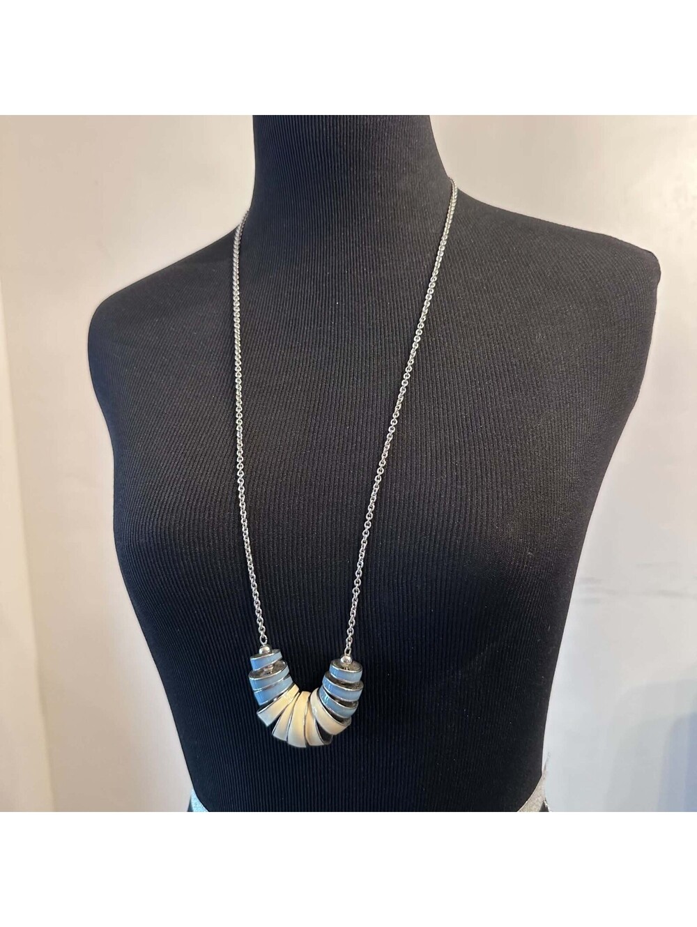 Banana Republic Blue White Enamel Curved Pendant Long Necklace Silver Tone EUC